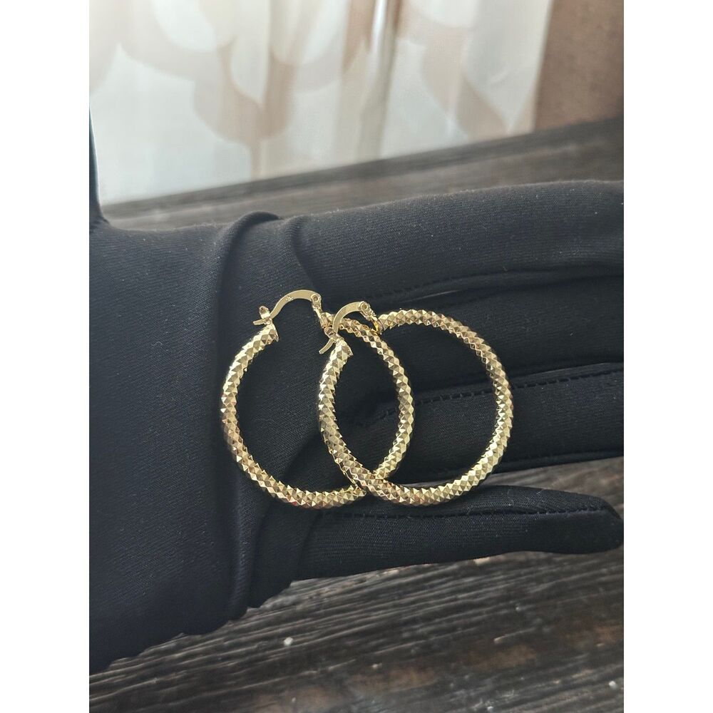 New Stunning Laminated Gold Diamond-Cut Hoop Earrings